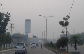 Stadion dan Flyover di Pekanbaru Ditelan Kabut Asap