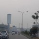 Stadion dan Flyover di Pekanbaru Ditelan Kabut Asap