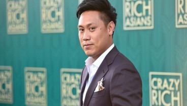 Blak-blakan Sutradara Crazy Rich Asians soal Hengkangnya Penulis Skenario karena Upah