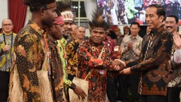 Gunakan Kewenangan, Presiden Jokowi Paksa BUMN Rekrut Lulusan asal Papua