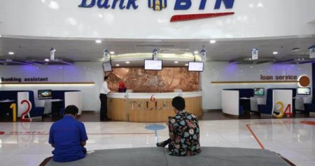 Suasana layanan di kantor PT Bank Tabungan Negara Tbk di Jakarta, Senin (8/1)./JIBI-Dedi Gunawan