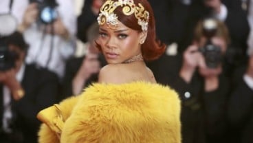 New York Fashion Week: Tampilkan Koleksi “Savage X Fenty”, Rihanna Larang Pengunjung Memotret