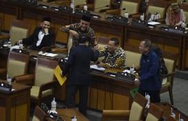 DPR Sudah Terima Surpres Revisi UU KPK. Arsul Sani : Pimpinan KPK Jangan Merasa Suci