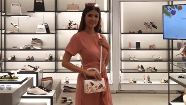 Charles & Keith Rilis Koleksi Limited Edition Kolaborasi Dengan Seniman China Oamul Lu 