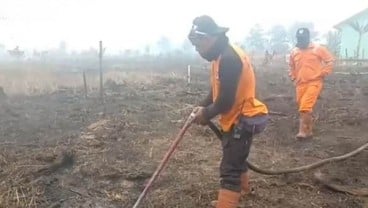 Teknik Suntik Gambut Redam Kebakaran di Banjarbaru Kalsel