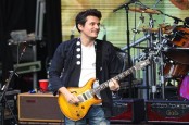 John Mayer Merayakan Masa Lalu