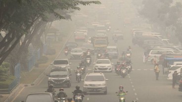 Protes Bencana Kabut Asap, Ratusan Mahasiswa Duduki Kantor DPRD Riau