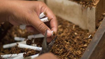 KENAIKAN CUKAI & HJE ROKOK : Pabrik Golongan 2 & 3 Terancam Berguguran