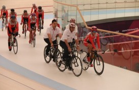 Anies Uji Coba Jalur Khusus Sepeda dari Velodrome Rawamangun ke Balai Kota DKI
