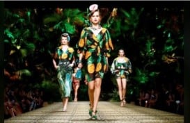 Dolce & Gabbana Sajikan Nuansa Hutan di Milan Fashion Week