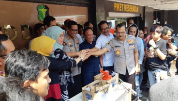 Klarifikasi Polda Metro : Tak Ada Mobil Ambulans Bawa Batu Saat Kerusuhan Pelajar