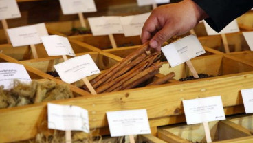 Serapan Bahan Baku Lokal Industri Farmasi Diproyeksikan Meningkat