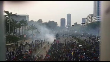 Jokowi Perintahkan Kapolri Tindak Aparat yang Represif Tangani Pendemo