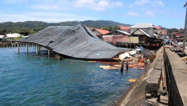 Jokowi Perintahkan Menteri Sosial Berikan Santunan Korban Gempa Ambon