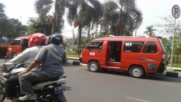 Kisah Unik, Bayi Lahir di Angkutan Desa