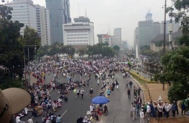 Foto-foto Aksi Mujahid 212 di Sekitar Monas