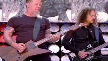 Vokalis Kembali Direhabilitasi, Metallica Tunda Konser