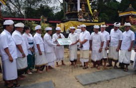 BPD Bali Serahkan Dana Pembangunan Pura di Kota Batu