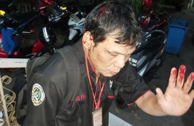 Wartawan Dipukul Hingga Berdarah Saat Rekam Keributan di Polda Metro Jaya