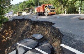 Perbaikan Jalan Longsor di Pekanbaru-Dumai Diperkirakan 2 Bulan