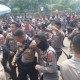 Demo Buruh Bubar, Puluhan Aparat Joget Gembira