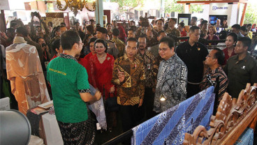 HARI BATIK NASIONAL