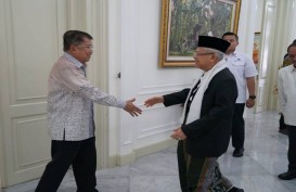 Sarung Ma'ruf Amin dan Batik Jusuf Kalla