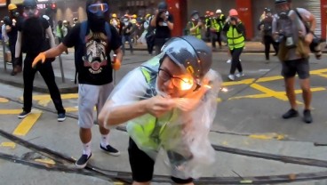 Seorang Jurnalis Terkena Bom Molotov Hong Kong, Begini Kondisinya