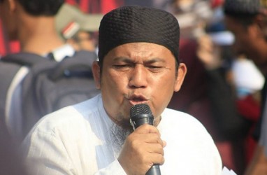 Sekretaris Umum PA 212 Tersangka Penganiayaan Relawan Jokowi Ninoy Karundeng