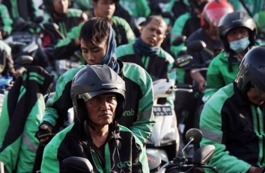 Puluhan Mitra Pengemudi Grab Laksanakan Akad KPR SMF-Grab