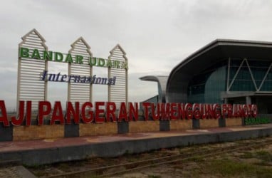 Bandara APT Pranoto Kembali Normal Setelah Ditutup