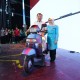 Vespa Biru dan Salam Perpisahan Daeng Ucu-Ida Kalla