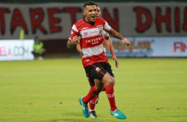 Madura United Taklukkan Semen Padang FC dalam Kelelahan