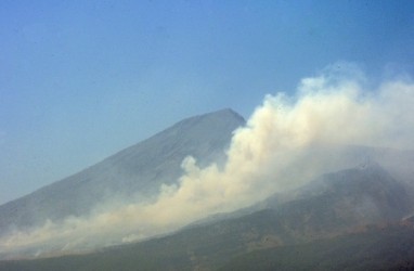 Kebakaran Rinjani, Warga Diminta Pakai Pelindung Mata