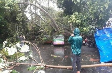 Lebih Seribu Rumah di Jateng Terdampak Angin Kencang