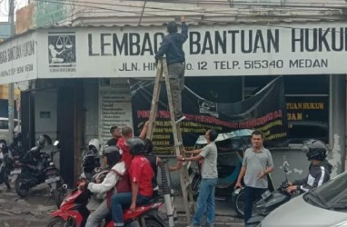 Polri Bantah Bom Molotov di LBH Medan Terkait Kasus Golfrid Siregar