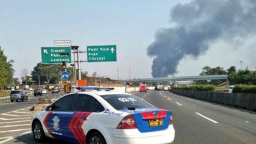 Pipa Pertamina di KM130 Tol Purbaleunyi Meledak, Pemadaman Berlangsung 6-12 Jam