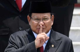 Sidang Kabinet Pertama : Ma'ruf Amin Bersarung, Prabowo Pakai Mobil Pribadi