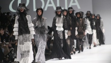 Daliatex Gandeng Kami, Restu Anggraini dan Barli Asmara di Jakarta Fashion Week 2020