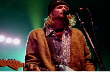 Kardigan Bolong Kurt Cobain Terjual Rp4,6 Miliar