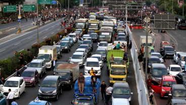 Ada Demo Mahasiswa, Sejumlah Rute Transjakarta Dialihkan 