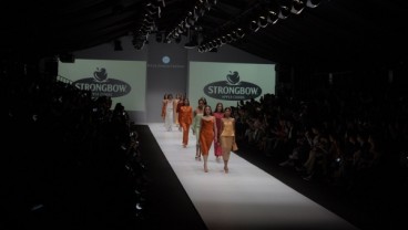 Strongbow Apple Cider Gandeng Desainer Muda di Jakarta Fashion Week 2020