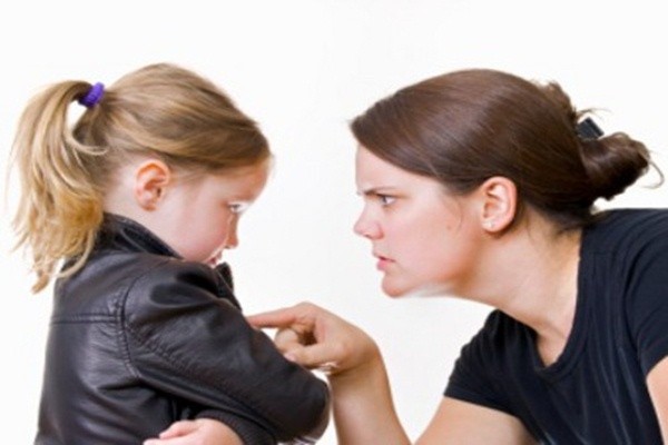 4 Sikap Orangtua yang Bisa Hancurkan Kepercayaan Diri Anak
