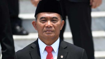 Menko PMK Nilai Penggunaan Cadar Mengganggu Tugas Pelayanan