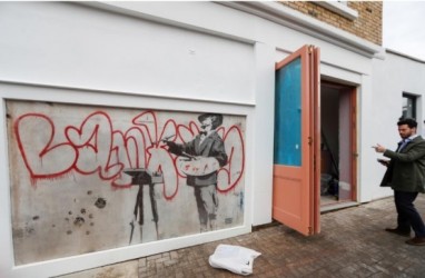 Mural Tersembunyi Seniman Grafiti Terkenal Ini Akhirnya Dipamerkan di London