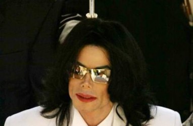 Kaus Kaki Moonwalk Michael Jackson Dilelang, Target Terjual Rp28 Miliar