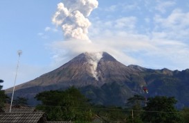 Gunung Merapi Erupsi, Masyarakat Tetap Beraktivitas
