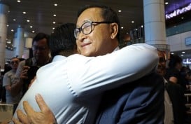 Pemimpin Oposisi Kamboja Sam Rainsy Tiba di Malaysia dari Pengasingan