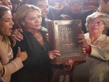 Jeanine Anez Presiden Sementara Bolivia