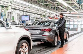 CEO Daimler Hadapi Tekanan dari Investor di Tengah Pergeseran Industri
